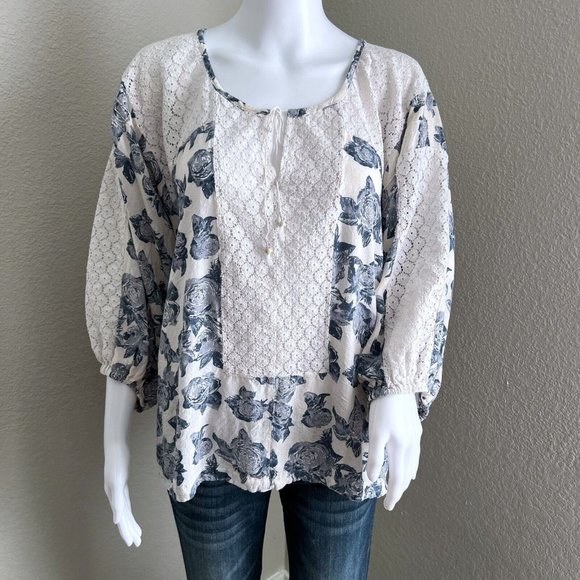 Free People Women Moon River Blouse Size L Blue White Peasant Floral Roses - Picture 2 of 9